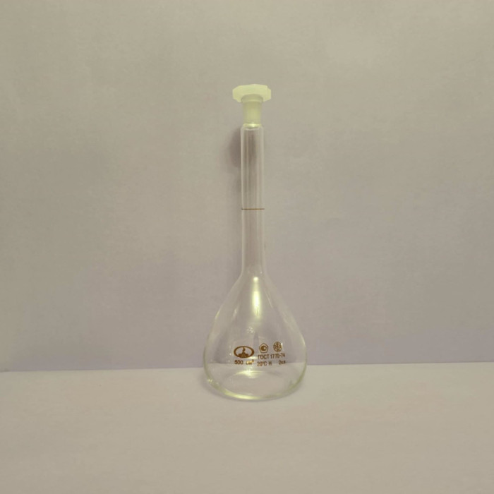 საზომი კოლბა პლასტმასის თავსახურით 500მლ