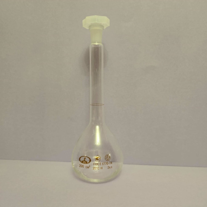 საზომი კოლბა პლასტმასის თავსახურით 200 მლ